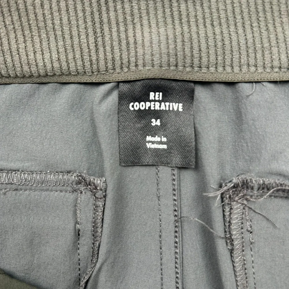REI Co-op Flat Front Shorts Mens 34 Gray 9